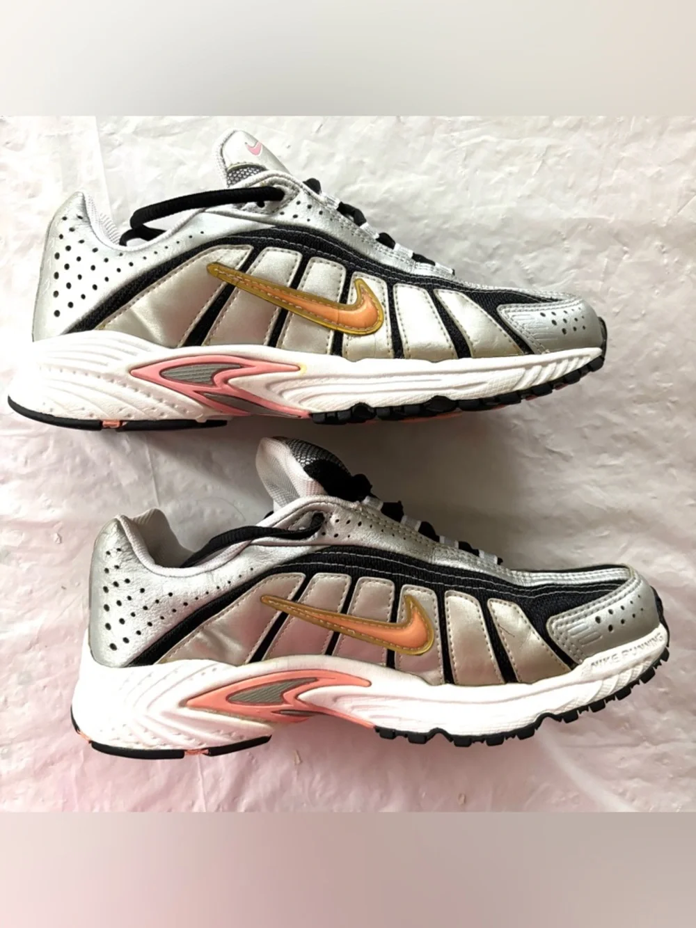 Nike Silver Pink Jet Stream Running Sneakers SZ 7 Good Condition